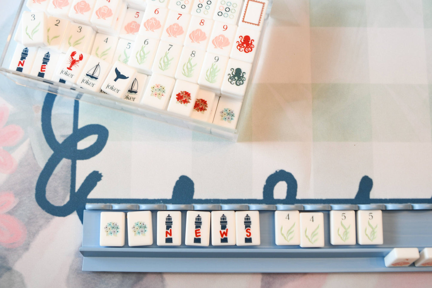 Preppy Blue Scalloped Wooden Mahjong Racks