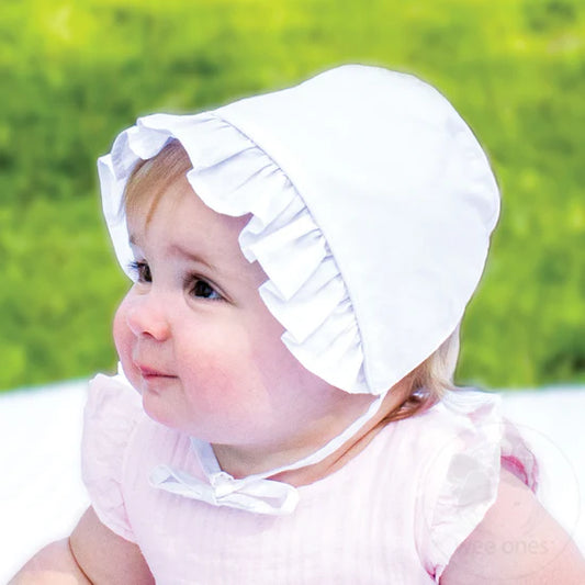 WHITE BONNET WITH PIPING