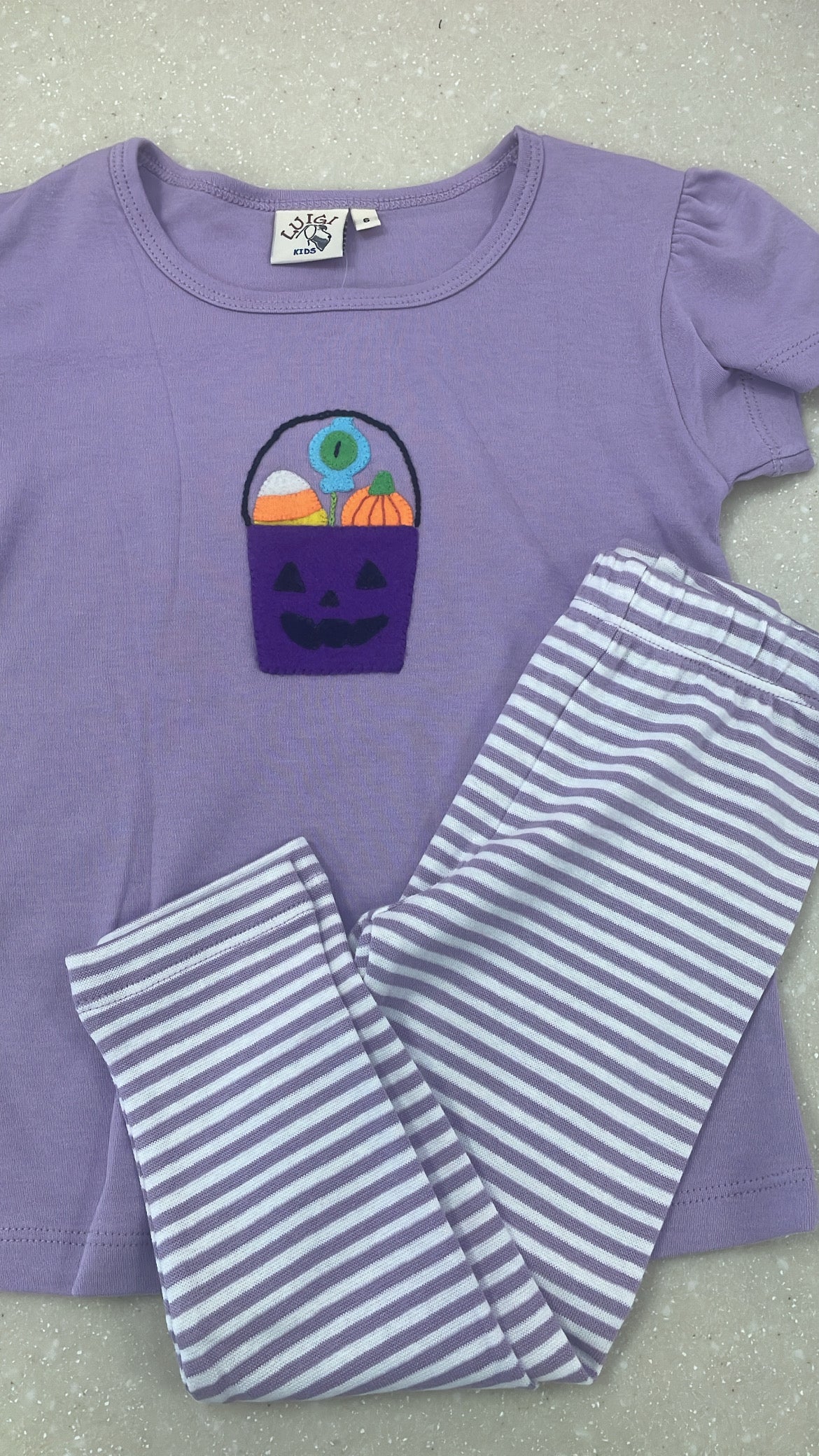 TRICK OR TREAT BASKET SHIRT