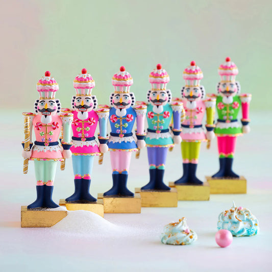 RAINBOW COLONEL CUPCAKE SMALL 9" ASST.