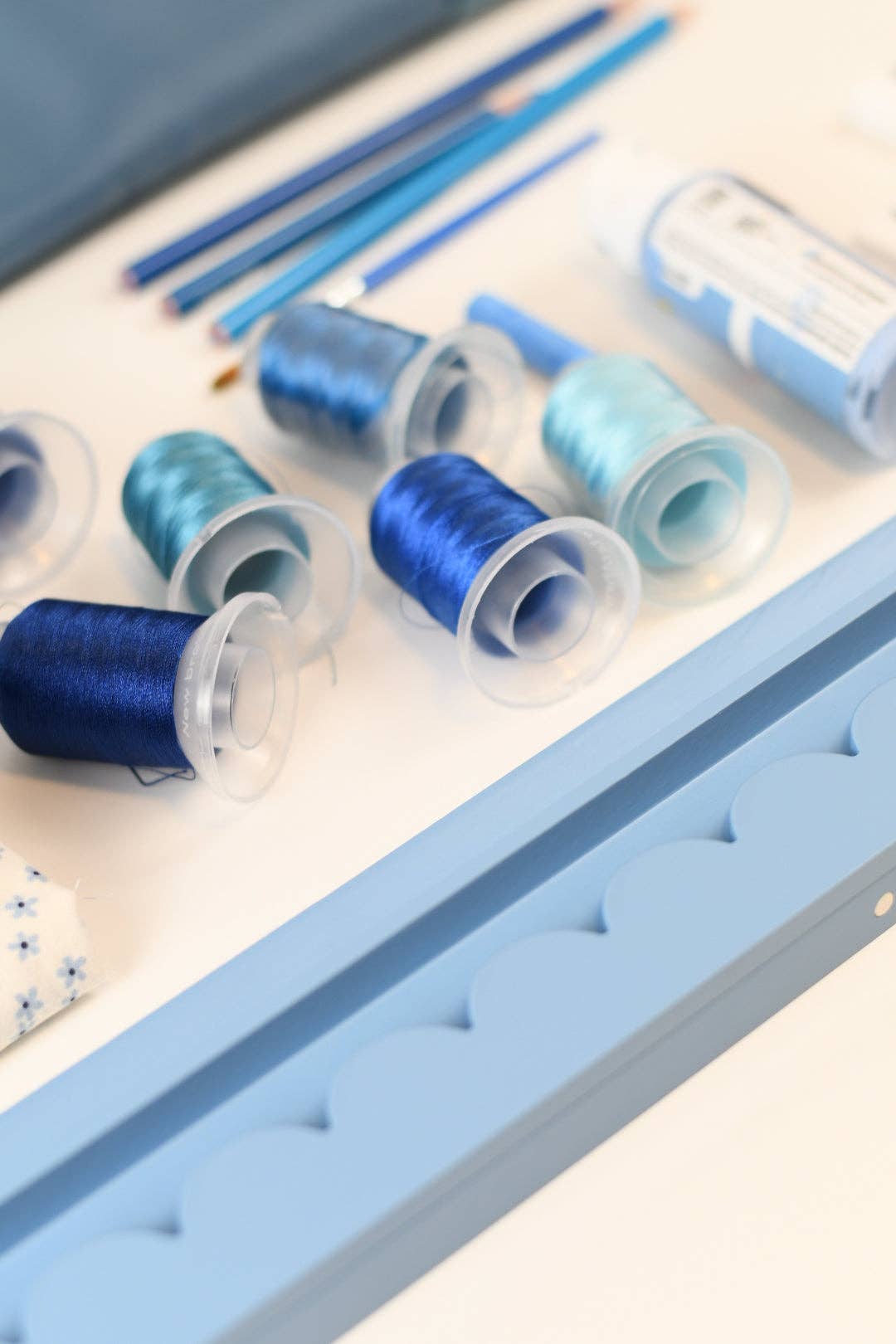 Preppy Blue Scalloped Wooden Mahjong Racks